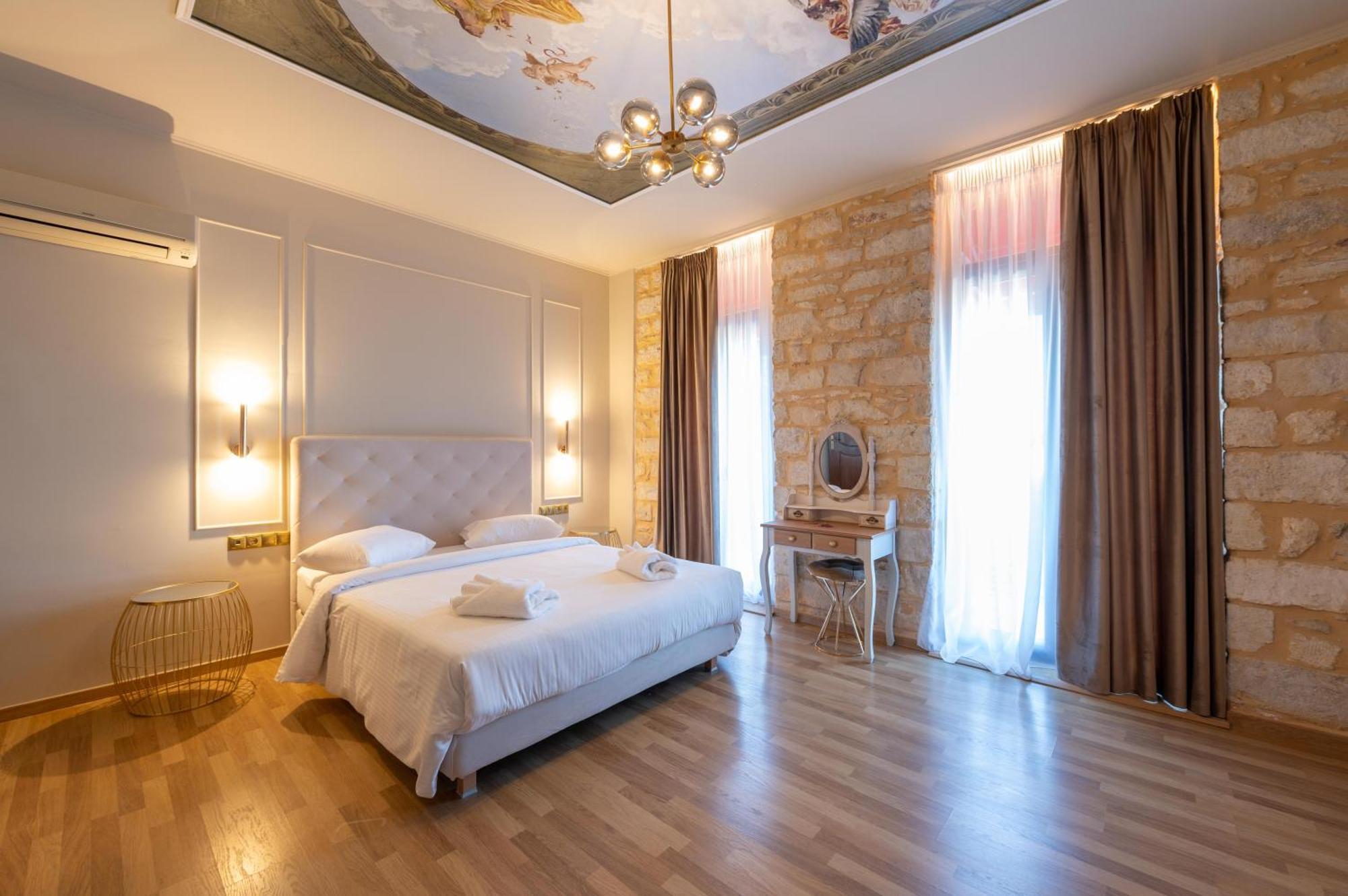 L Suites The Writer'S House Gytheio Quarto foto
